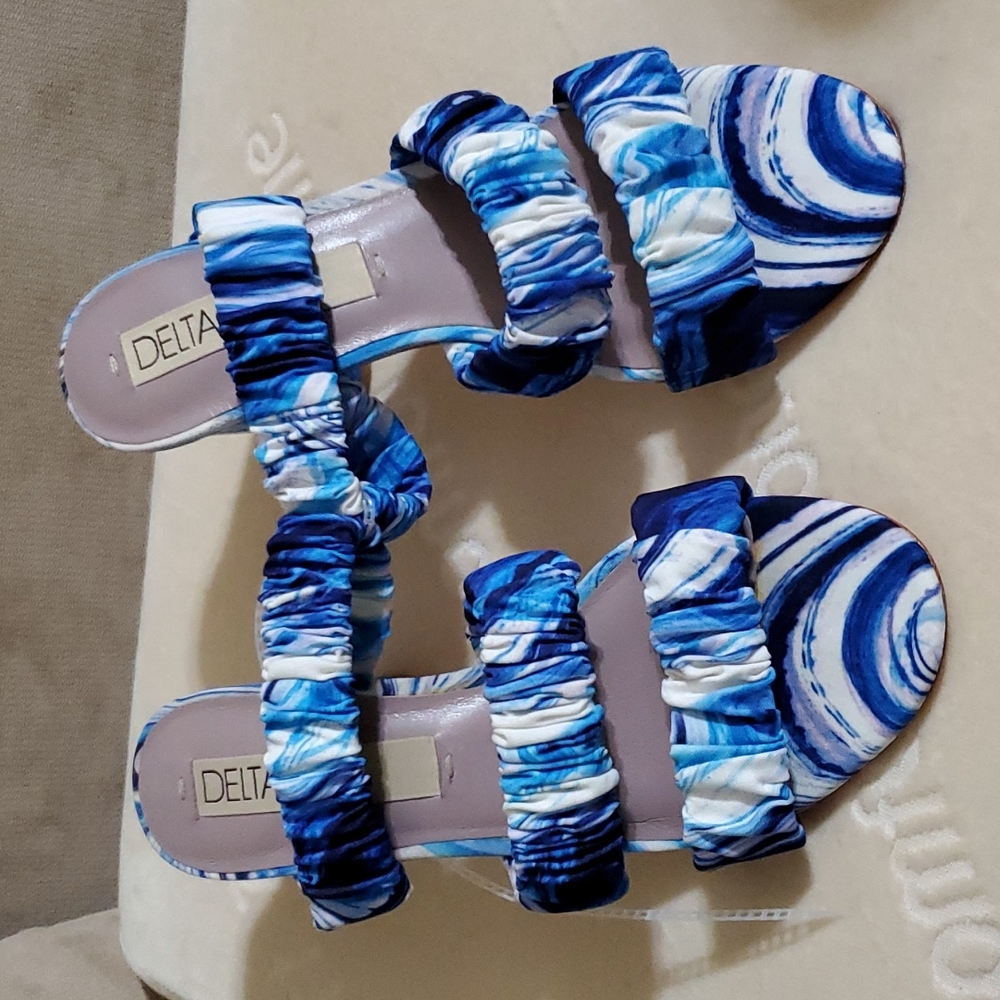 Deltan   heels